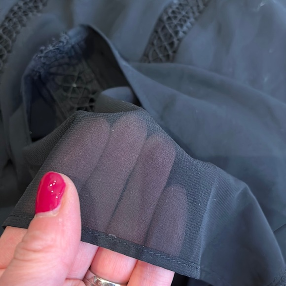 Beautiful Ann Taylor blouse - small - Picture 4 of 6